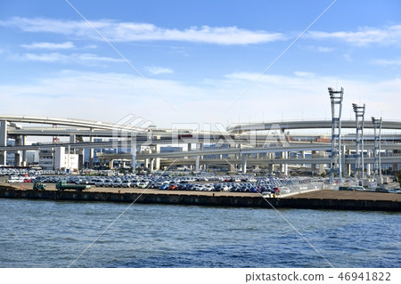 Yokohama Port Daikoku Pier and capital Takanaka JCT. 46941822