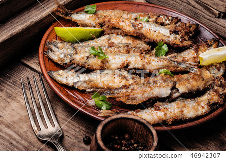 Deep fried fish 46942307