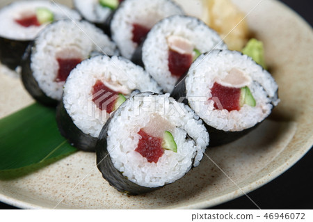 Tuna two color roll 46946072