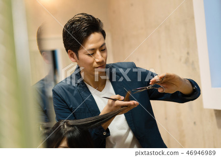 髮廊美髮師圖像 46946989