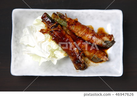 蘆筍和金針菇包裹的豬肉 46947626