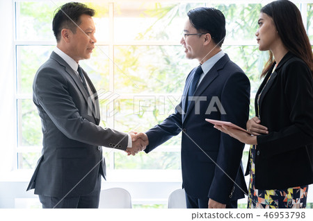 Business deal in a cafe 46953798