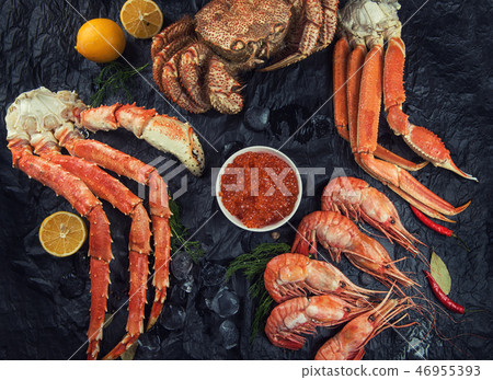 Set of fresh seafood 46955393