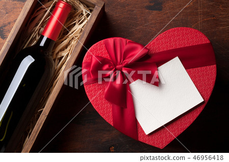Valentine's day greeting card 46956418