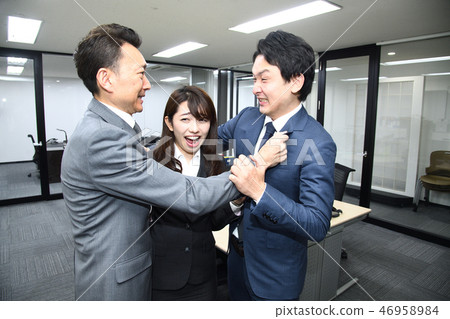 Fight within the office 46958984