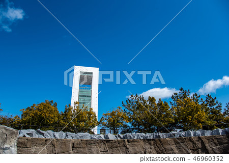 從三重縣四日市港酒井港口公園看到的港口建築物 46960352