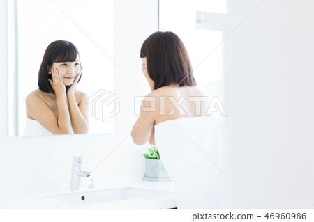 Woman toilet beauty beauty skin care lifestyle 46960986