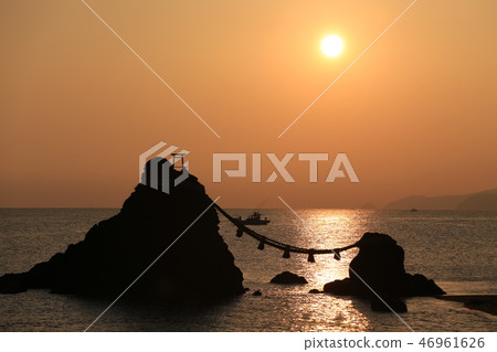 Ise Married Rock Sunrise 46961626