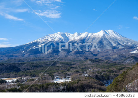 Mt. Otakeyama的冠從Kuma Pass看 Mt. Otakeyama的冠從Kuma Pass看 46966358