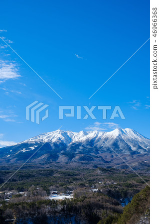 Mt. Otakeyama的冠從Kuma Pass看 Mt. Otakeyama的冠從Kuma Pass看 46966368