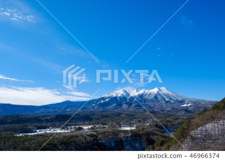 Mt. Otakeyama的冠從Kuma Pass看 Mt. Otakeyama的冠從Kuma Pass看 46966374