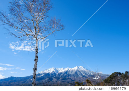 Mt. Otakeyama的冠從Kuma Pass看 Mt. Otakeyama的冠從Kuma Pass看 46966379