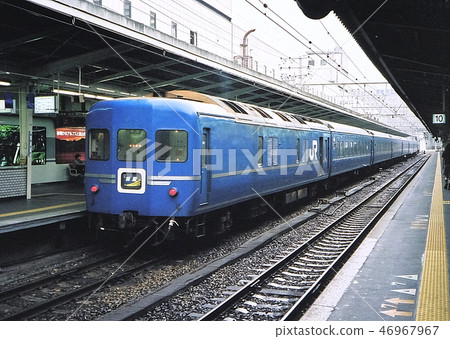 Comet 24/25 Comet 24/25 46967967