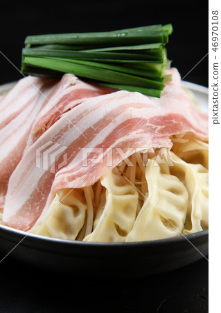 Pork belly dumpling pot 46970108