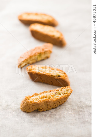 Sweet cantuccini biscuits. 46973011