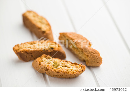 Sweet cantuccini biscuits. 46973012