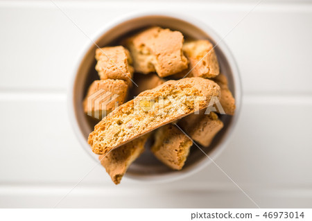 Sweet cantuccini biscuits. 46973014