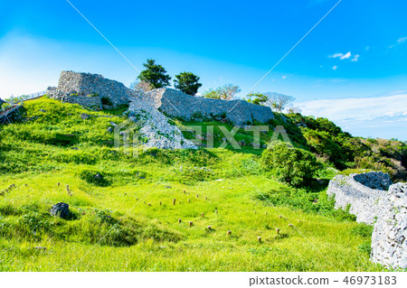 從沖繩Nakijin城堡廢墟看見的城堡牆壁 從沖繩Nakijin城堡廢墟看見的城堡牆壁 46973183