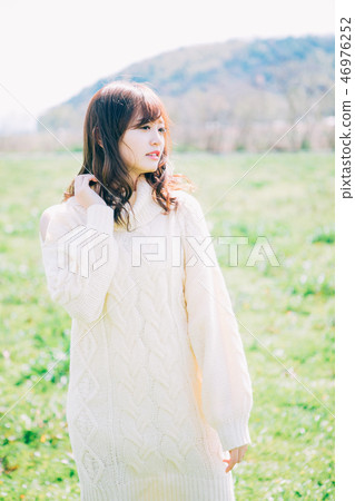 Young lady spring Young lady spring 46976252