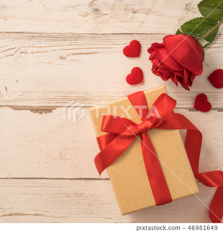 Affair section Mother's section Birthday gifts 纞帶 Sending gifts 瑫瑰 Love heart Present surprise 46981649