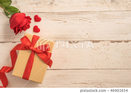 Affair section Mother's section Birthday gifts 纞帶 Sending gifts 瑫瑰 Love heart Present surprise 46981654