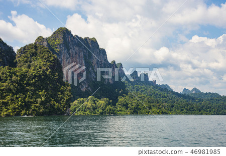 Landscape in Khao SOK national Park. Mountains and lake on a Sunny day 46981985