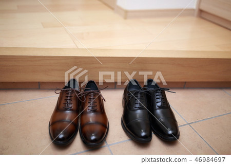 商務鞋（男鞋，皮鞋，門廳，工作歸來，鞋類，複製空間，房子，公寓） 46984697