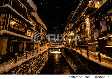 «山形縣銀山溫泉»雪舞金山溫泉的夜景 «山形縣銀山溫泉»雪舞金山溫泉的夜景 46988403