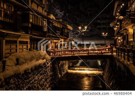 «山形縣銀山溫泉»雪舞金山溫泉的夜景 «山形縣銀山溫泉»雪舞金山溫泉的夜景 46988404