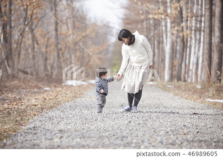 Winter walk 46989605