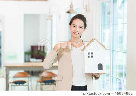 Working woman Real estate industry 46994992