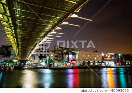 高雄鼓山渡輪夜景Asia Taiwan Kaohsiung Pier 高雄鼓山渡輪夜景Asia Taiwan Kaohsiung Pier 46995025