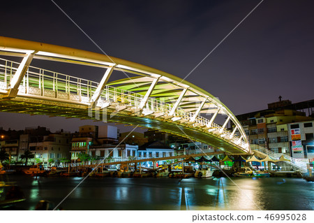 高雄鼓山渡輪夜景Asia Taiwan Kaohsiung Pier 46995028