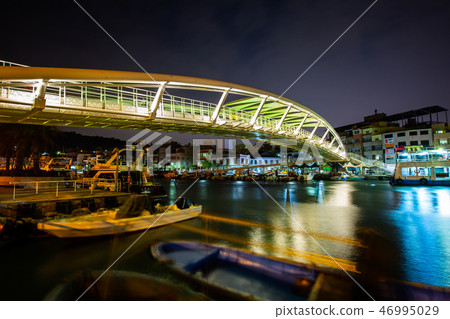 高雄鼓山渡輪夜景Asia Taiwan Kaohsiung Pier 46995029