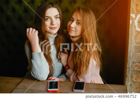 girls with phone 46996752