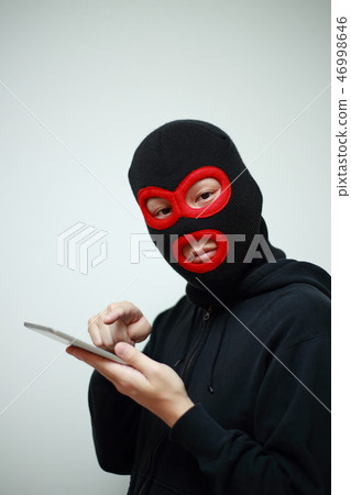 Crime (illegal criminal villain glaring disguise suspect case criminal offender fraud fraud Internet suspicious person) 46998646