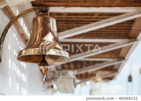 bronze ship's bell bronze ship's bell 46999232