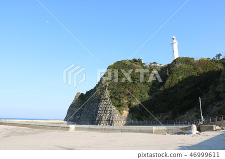 在福島縣磐城市的Shioyazaki燈塔 在福島縣磐城市的Shioyazaki燈塔 46999611