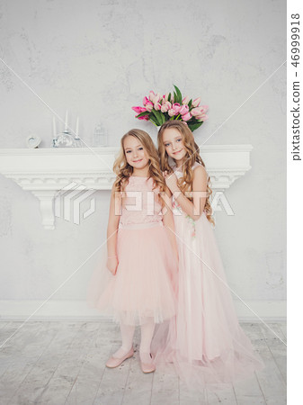 Fashion little sisters 46999918
