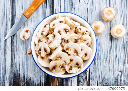 mushrooms mushrooms 47000975