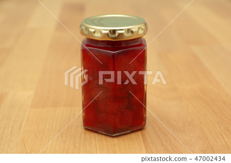 Strawberry jam 47002434