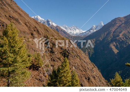 Everest, Lhotse and Ama Dablam summits. 47004049