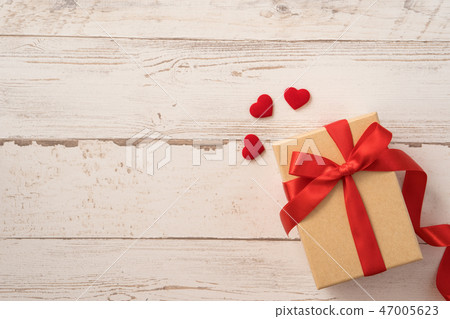 Affair section Mother's section Birthday gifts 纞帶 Sending gifts 瑫瑰 Love heart Present surprise 47005623