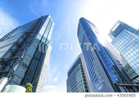 Landscape of the office town looking up at a skyscraper 47005905