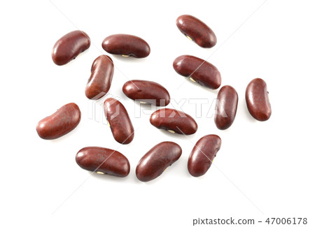 kidney beans on white background kidney beans on white background 47006178