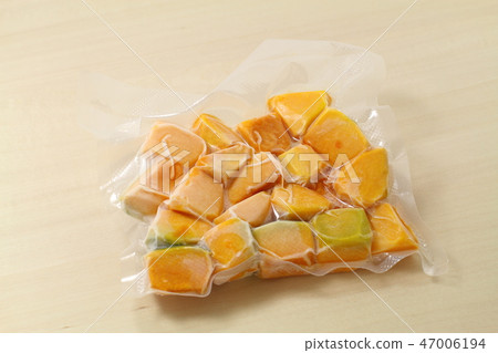 Save vegetables, pumpkins, vacuum packs, frozen storage of raw vegetables 47006194