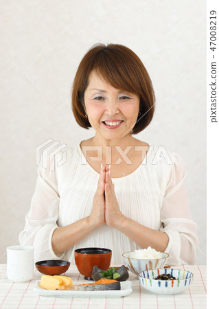Women who do "I will" 47008219