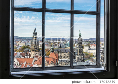 Castle and Dresden Cathedral from Frauenkirche 47012819