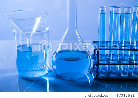Scientific glassware for chemical experiment 47013681