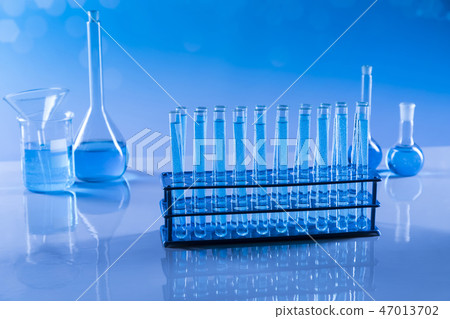 Scientific glassware for chemical experiment Scientific glassware for chemical experiment 47013702